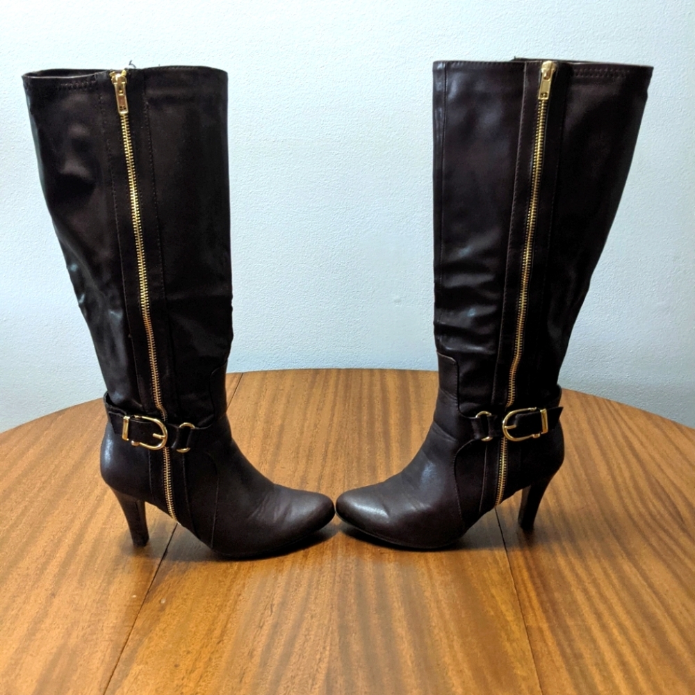 White Mountain Dark Brown Zip Up Heeled Boots With Buckle.  Size 6.  New.